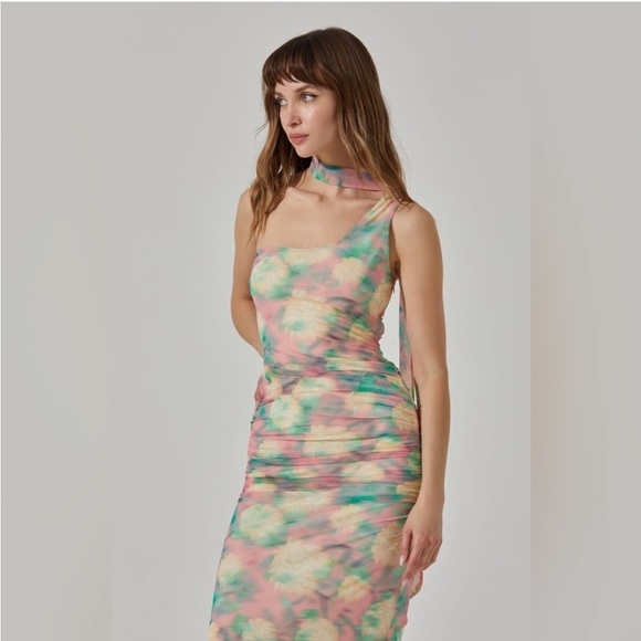 Astr the label one shoulder neck tie midi dress - Picture 4 of 12